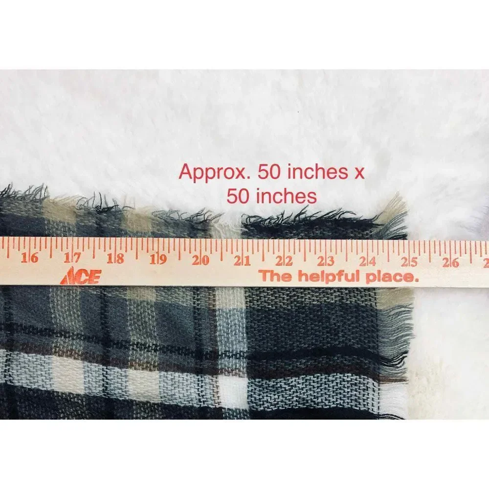 Kohl's Womens Large Gray Brown‎ Black White Plaid Acrylic Scarf/Wrap